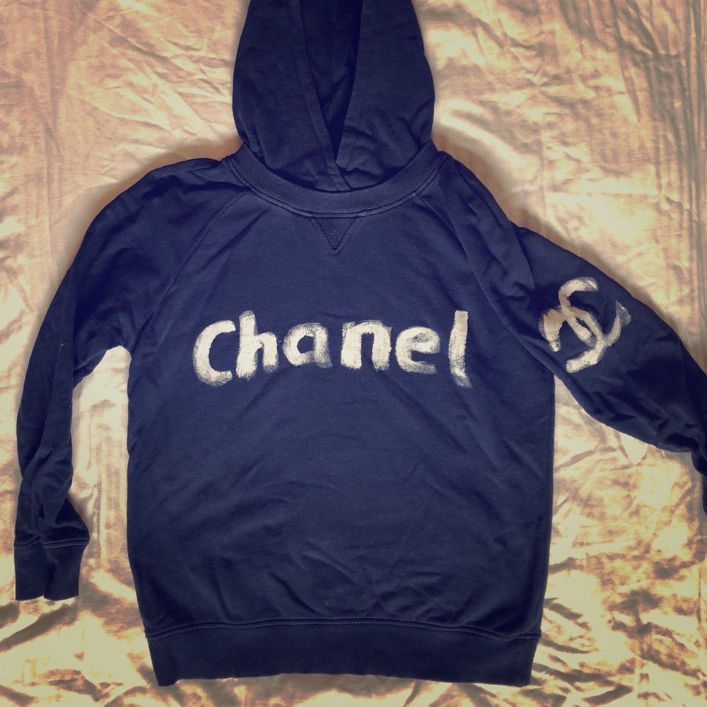 Rare Chanel Christmas 2013 hooded sweatshirt